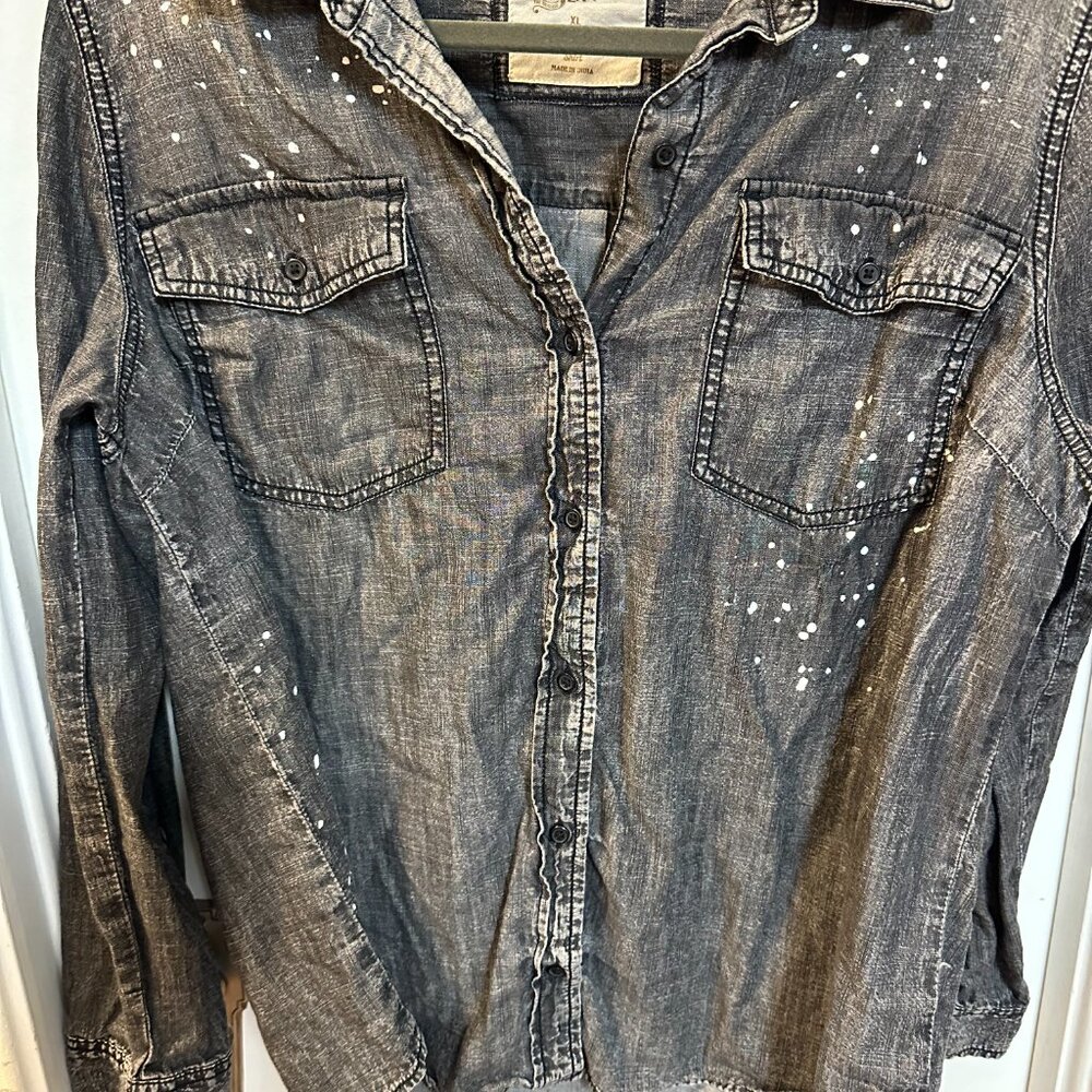 Arizona Jean Company Women's Size XL Long Sleeve Washed Black Button-Up Shirt - Picture 2 of 5